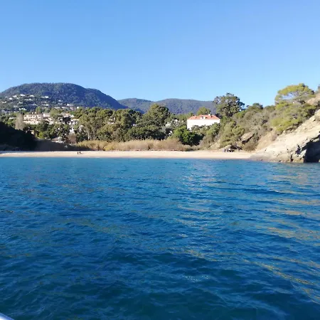 Les Calanques Daire