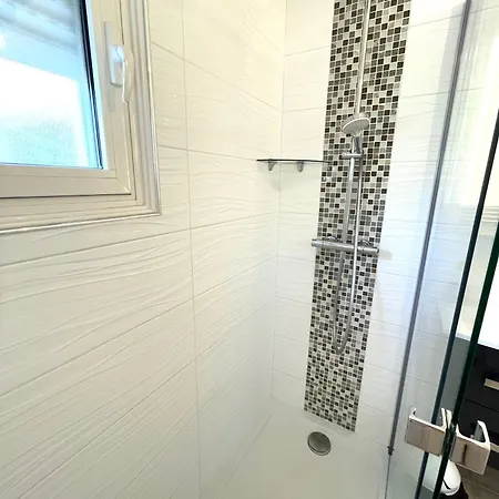 Les Calanques Апартаменты Кавалер-сюр-Мер